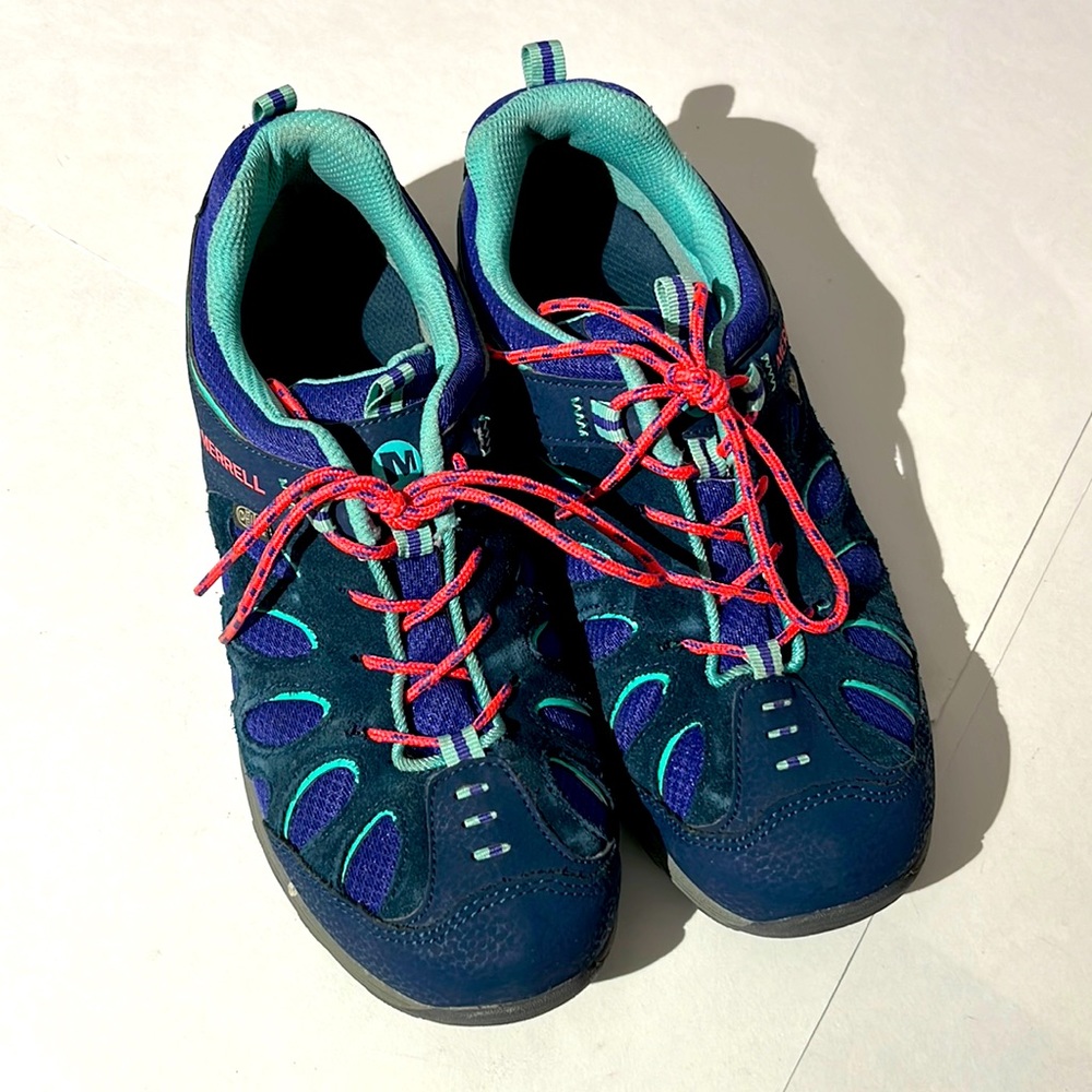 Merrell Chameleon Leather Athletic Hiking Shoes Purple and Blue womens sz 6